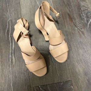 Vince neutral sandals. Size 37 (7)
